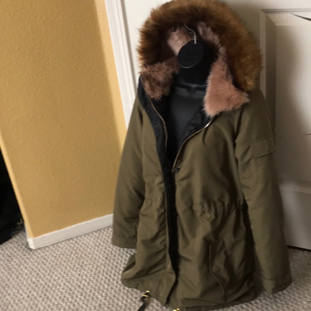 Army green parka jacket with the real fur hood